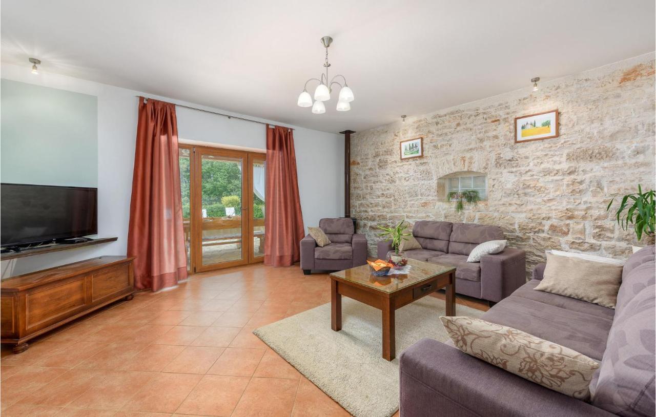 Cozy Home In Pamici With Kitchen Exteriör bild