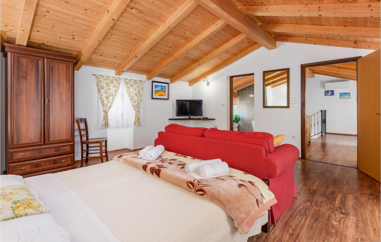 Cozy Home In Pamici With Kitchen Exteriör bild