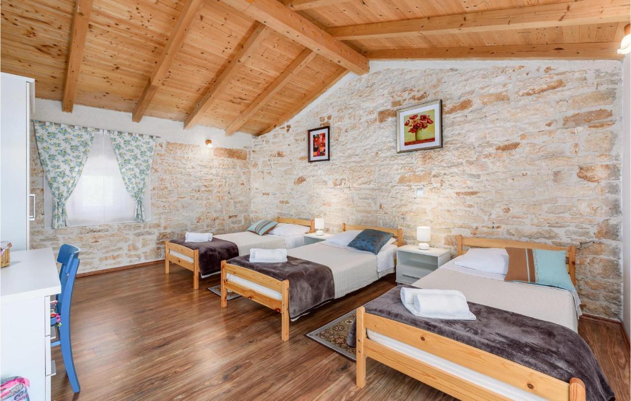 Cozy Home In Pamici With Kitchen Exteriör bild