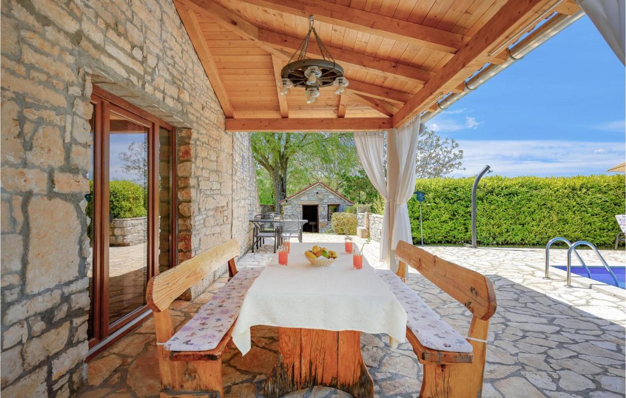 Cozy Home In Pamici With Kitchen Exteriör bild