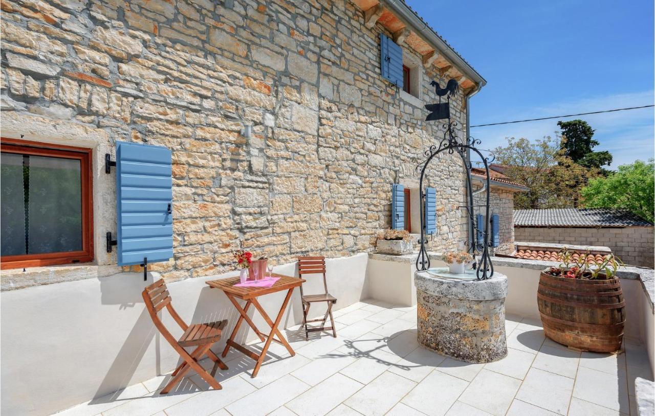 Cozy Home In Pamici With Kitchen Exteriör bild